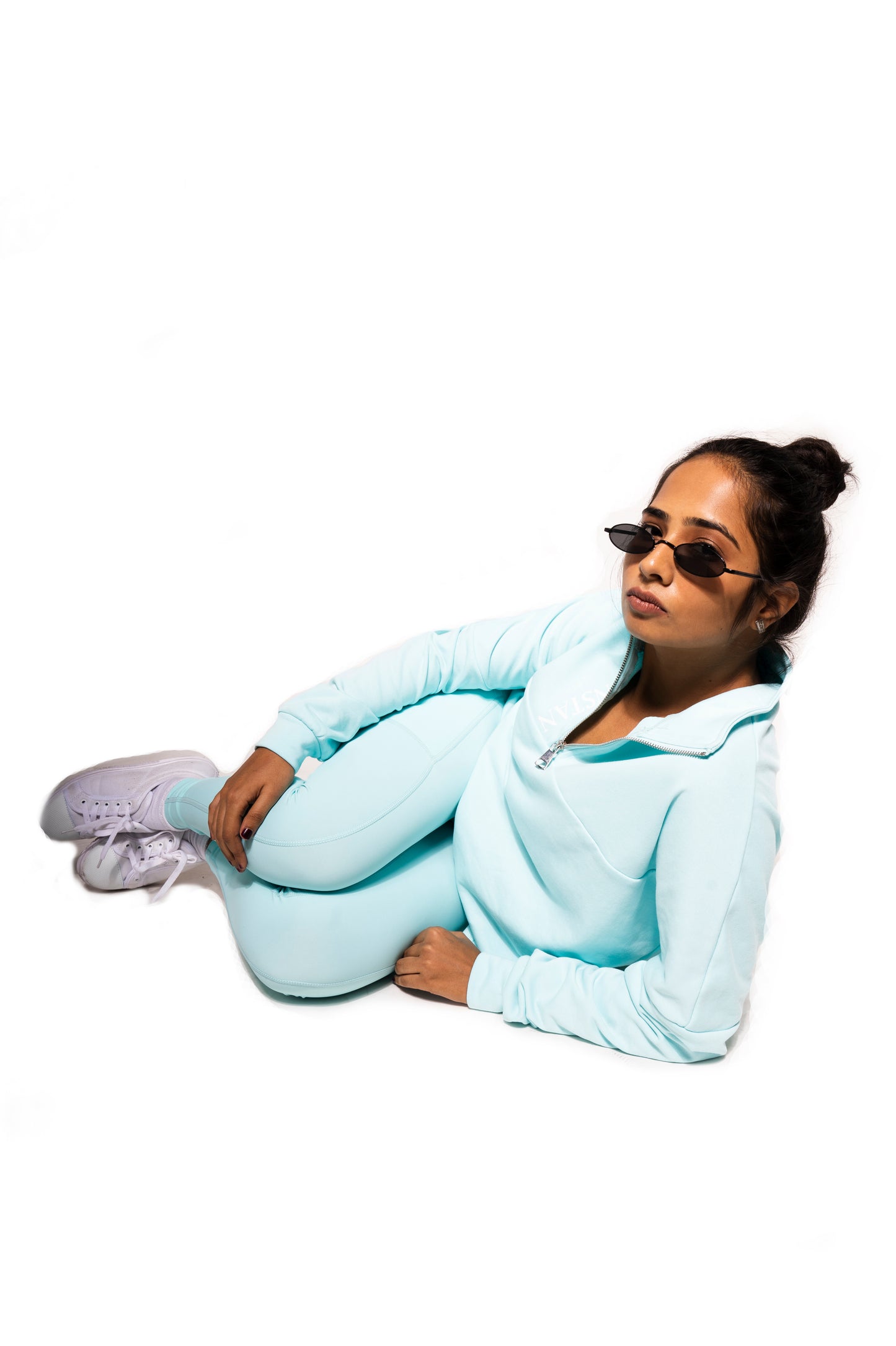 SOFT SKIN SUPER STRETCH PERFORMANCE TIGHTS IN SKY BLUE