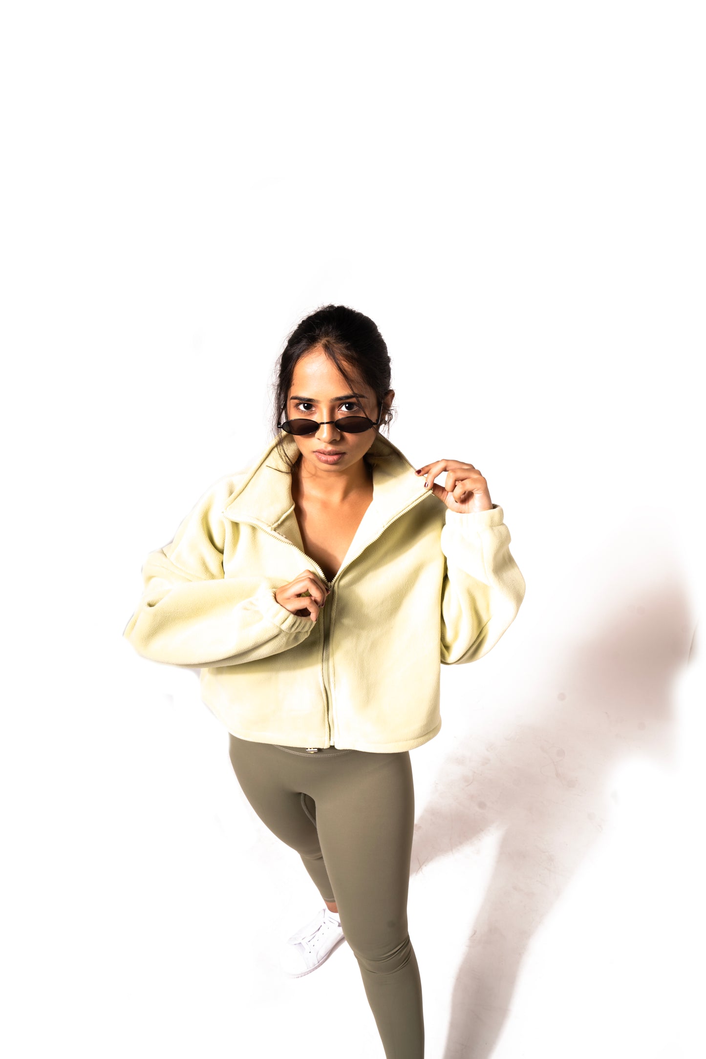 NECKLINE ZIP PULLOVER FLEECE SWEATSHIRT IN LIME GREEN
