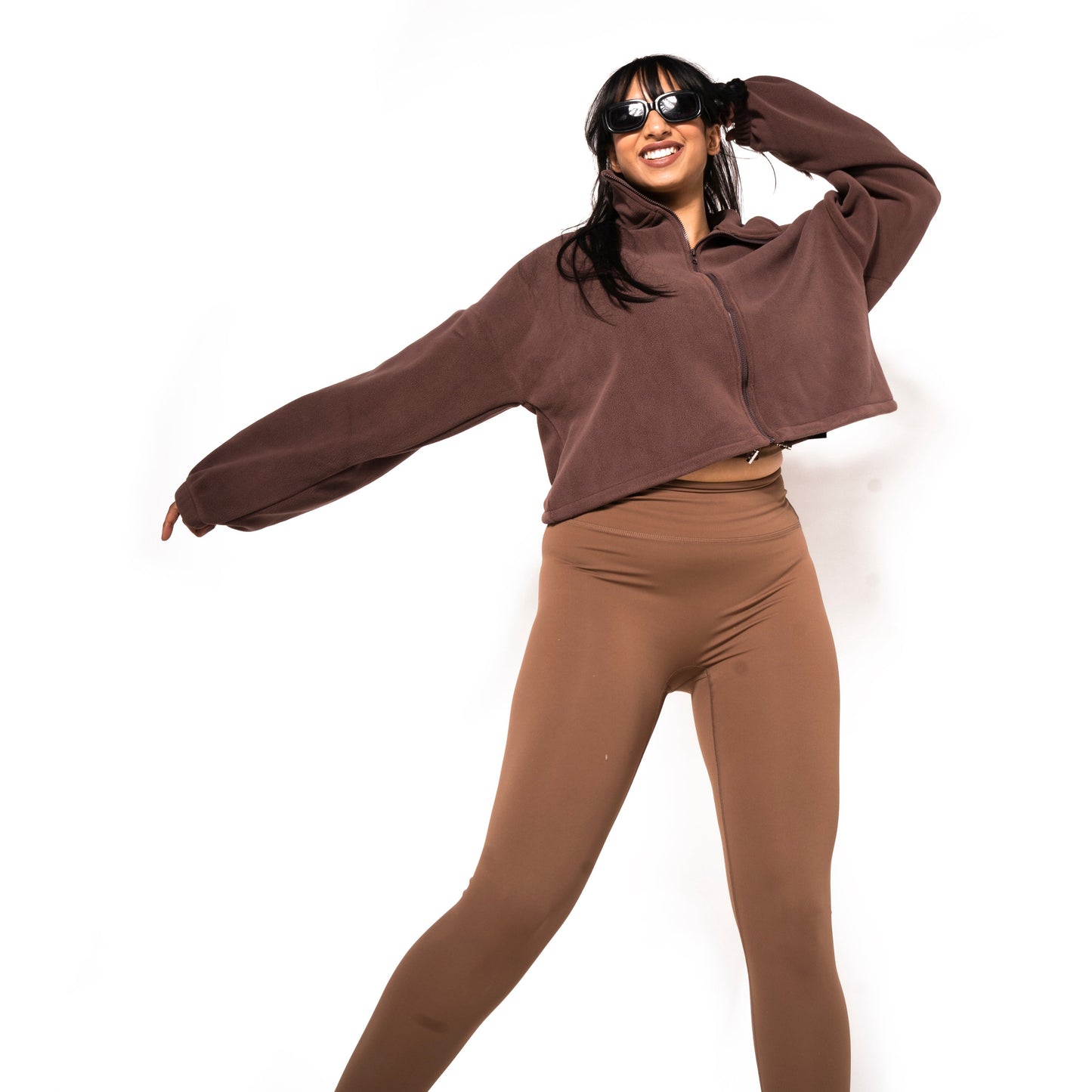 NECKLINE ZIP PULLOVER FLEECE SWEATSHIRT IN BROWN