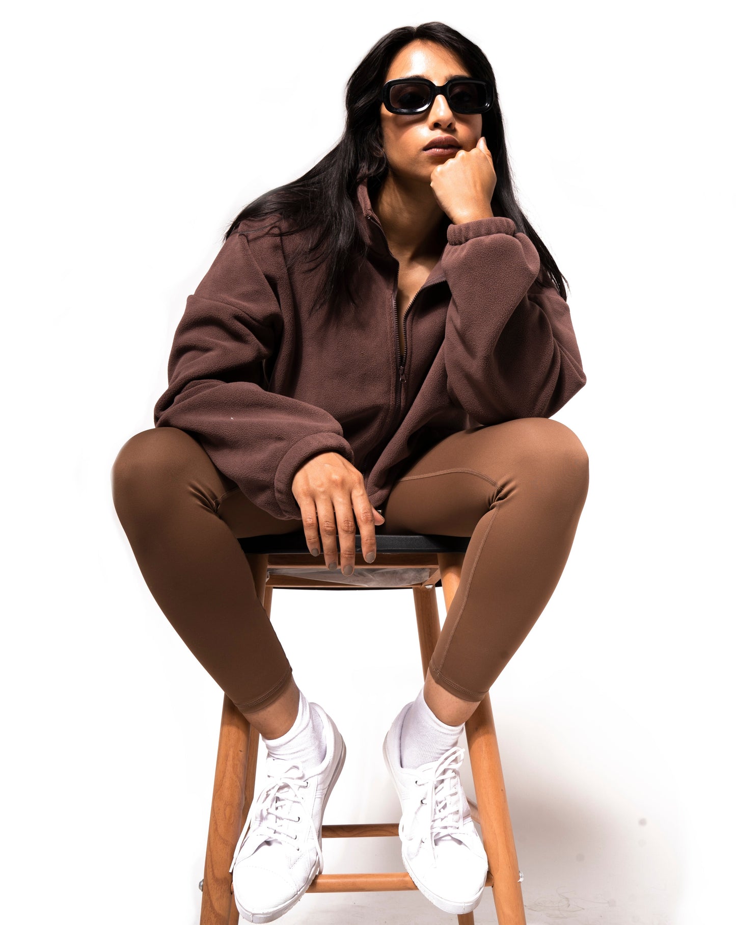 NECKLINE ZIP PULLOVER FLEECE SWEATSHIRT IN BROWN