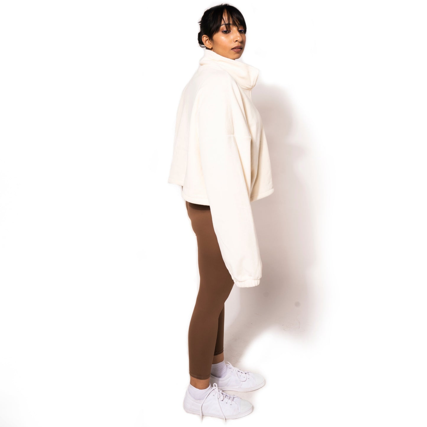 NECKLINE ZIP PULLOVER FLEECE SWEATSHIRT IN OFF WHITE