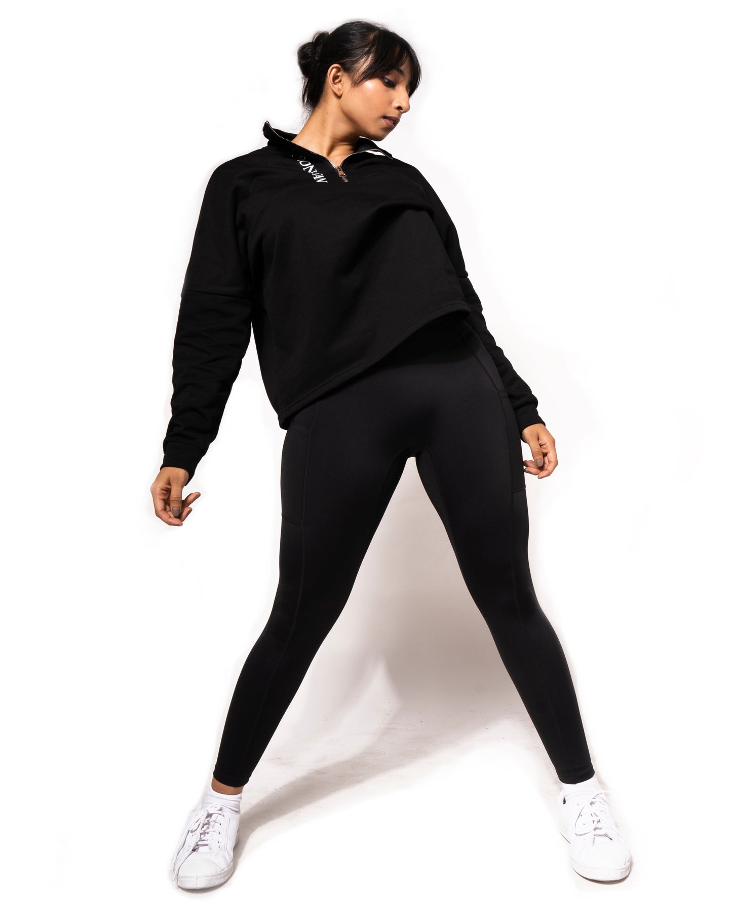 BLOCK SWEAT SHIRT IN BLACK