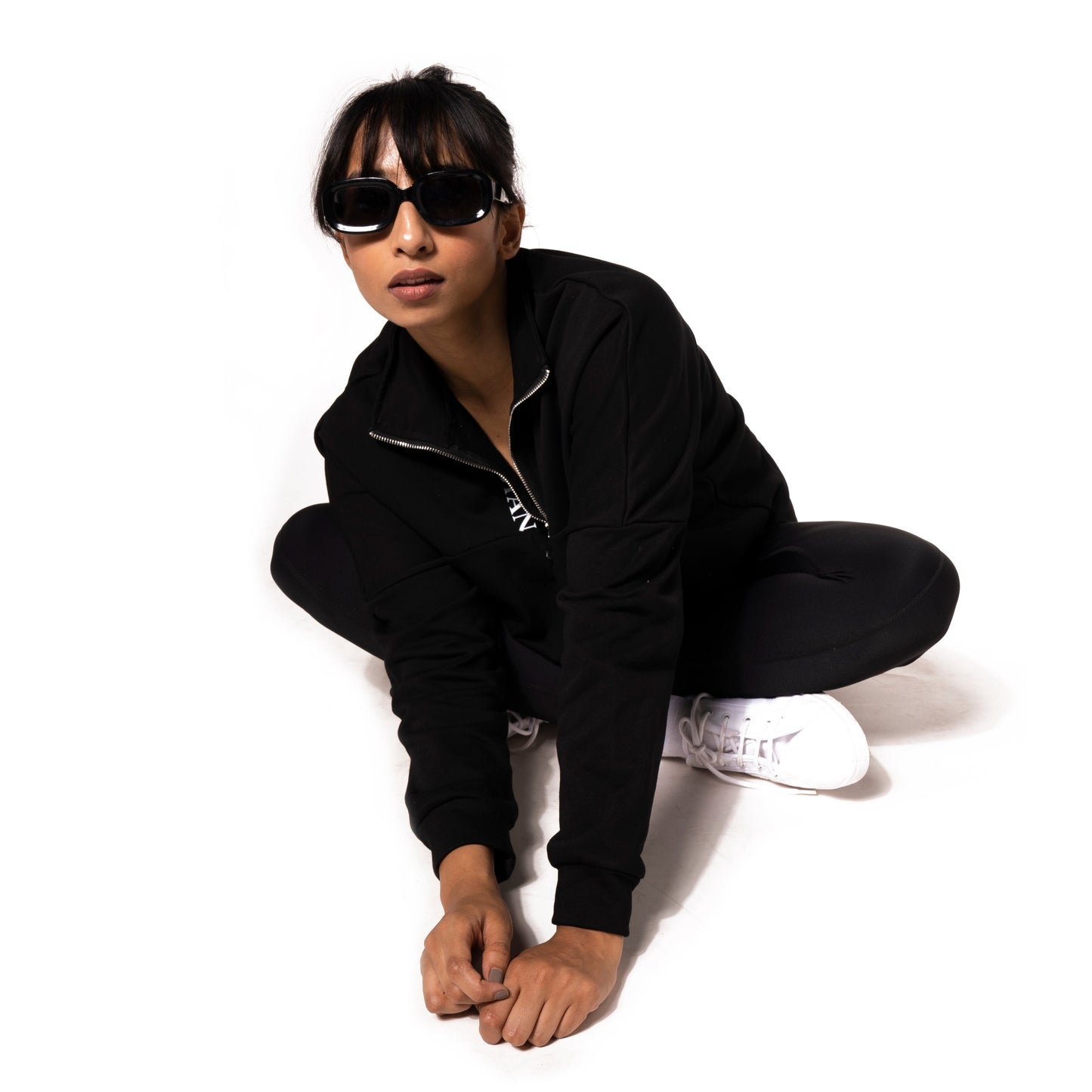 BLOCK SWEAT SHIRT IN BLACK