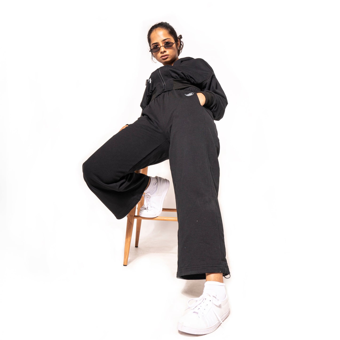 TWO PIECE ACTIVE LOUNGE WAIST LINE HOODIE IN BLACK