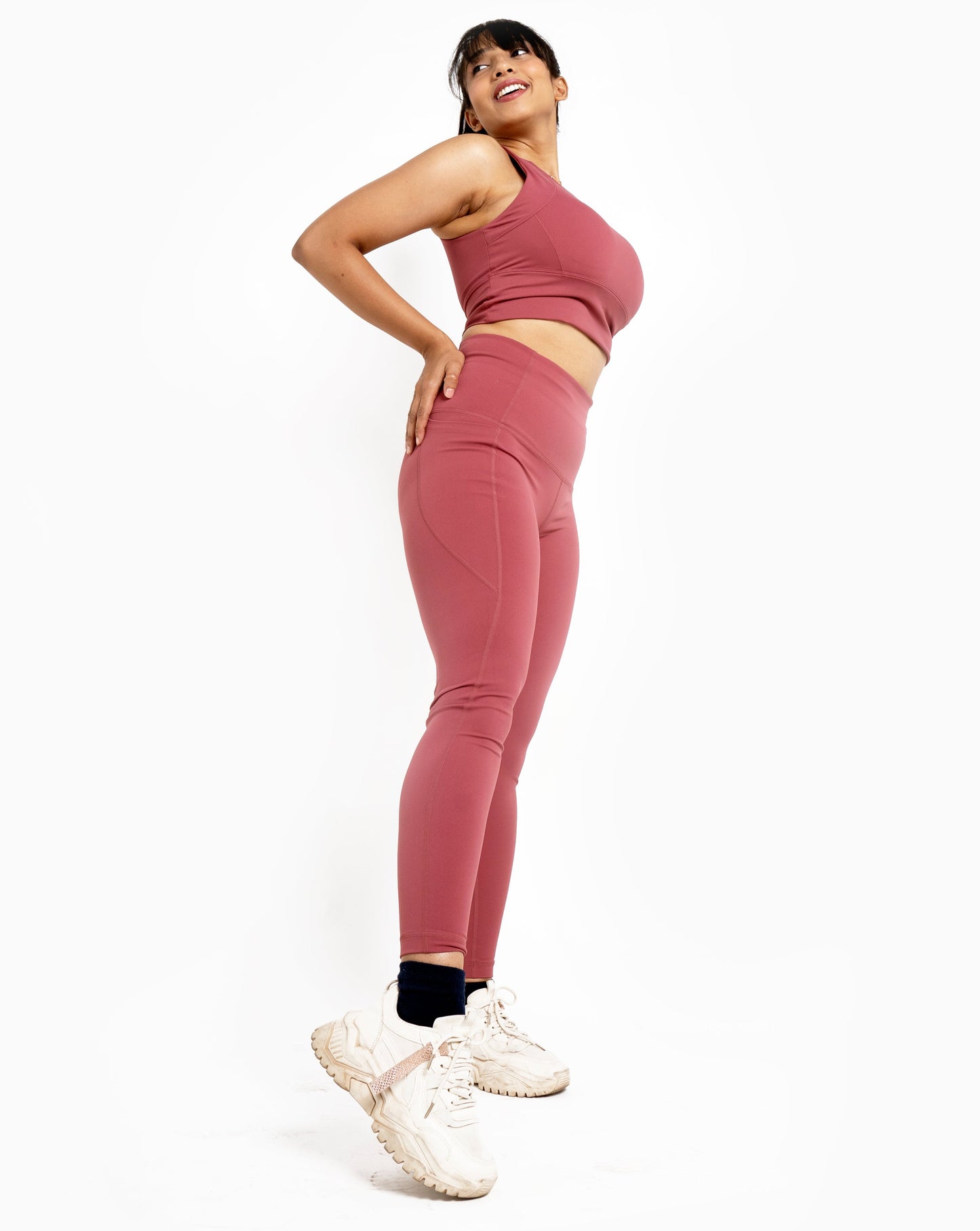 LONG LINE ACTIVE WEAR FITNESS BRA IN BRICK RED