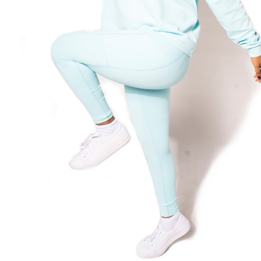 SOFT SKIN SUPER STRETCH PERFORMANCE TIGHTS IN SKY BLUE