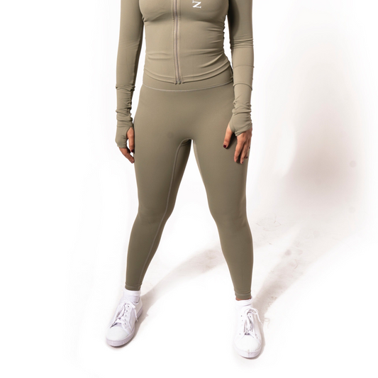SOFT SKIN SUPER STRETCH PERFORMANCE TIGHTS
 IN KAKHI